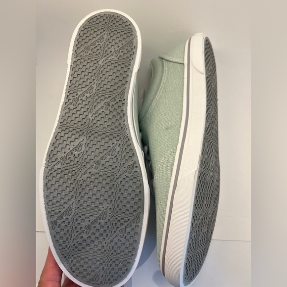 BN W9.5 Eddie Bauer Chatham Celadon Sneakers - Picture 4 of 5